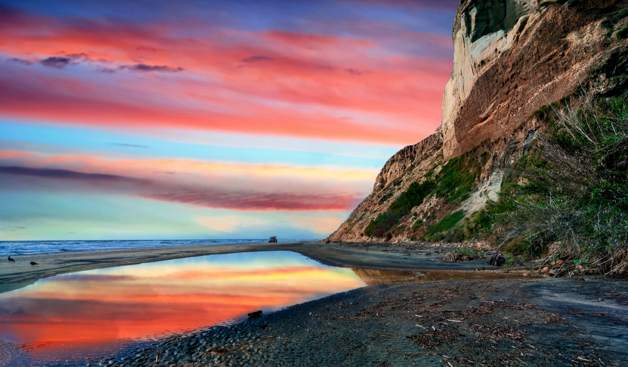 Ocean House on Prospect| La Jolla, CA | Torrey Pines at dusk .<div style="text-align: center;">&nbsp;</div>
<div style="text-align: center;">Hike the coastal wilderness of Torrey Pines Natural Reserve, just 5 miles from your home.</div>
