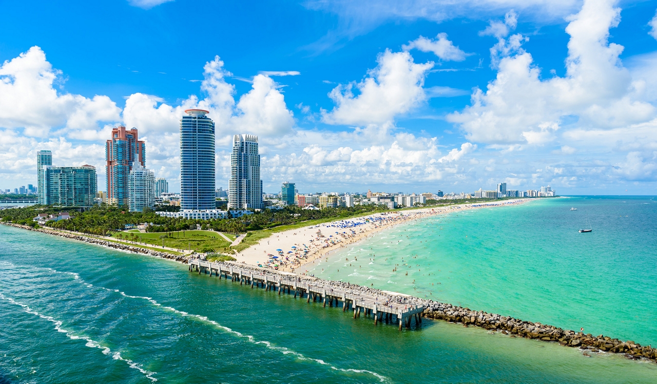 Southgate Towers - Miami, Fl - South Pointe Beach.<p>&nbsp;</p>
<p style="text-align: center;">Soak in the salt air and set your intentions for the day during a scenic walk along Miami Beach Ocean Walk or South Pointe Beach, just nine minutes away. The famous collection of colorful lifeguard towers and umbrellas will make you smile along the way.</p>
