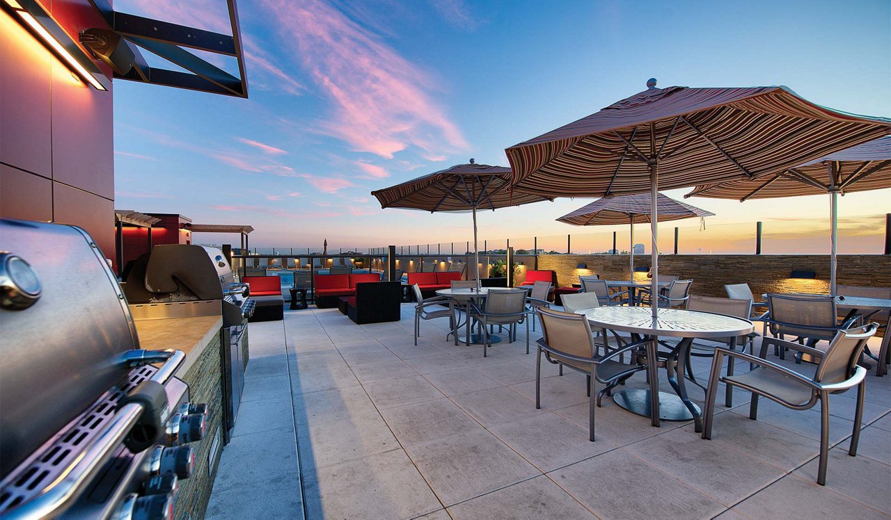 Yorktown Apartment Homes – Lombard, IL – Rooftop Patio