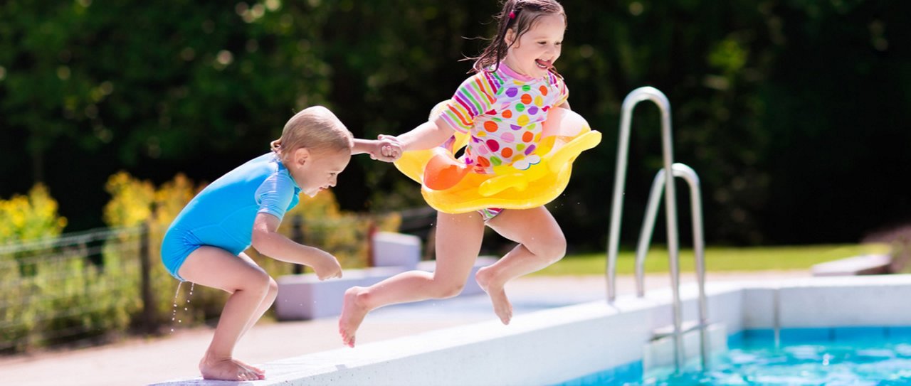 6 Ways to Keep Your Kids Safe at the Pool