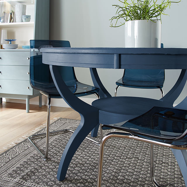 CHALK painted in AUTHENTIC NAVY