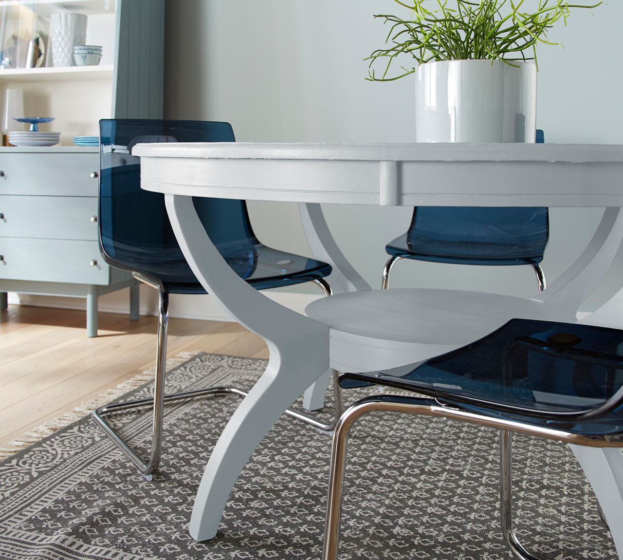 CHALK painted in PLATINUM RING