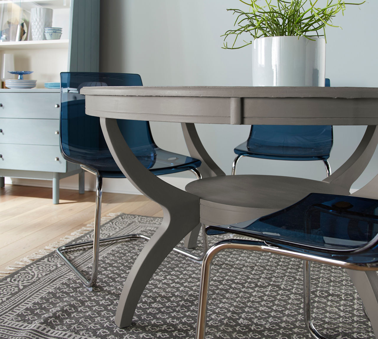 CHALK painted in SMOKEY EYES