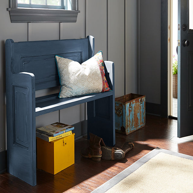 CHALK painted in AUTHENTIC NAVY