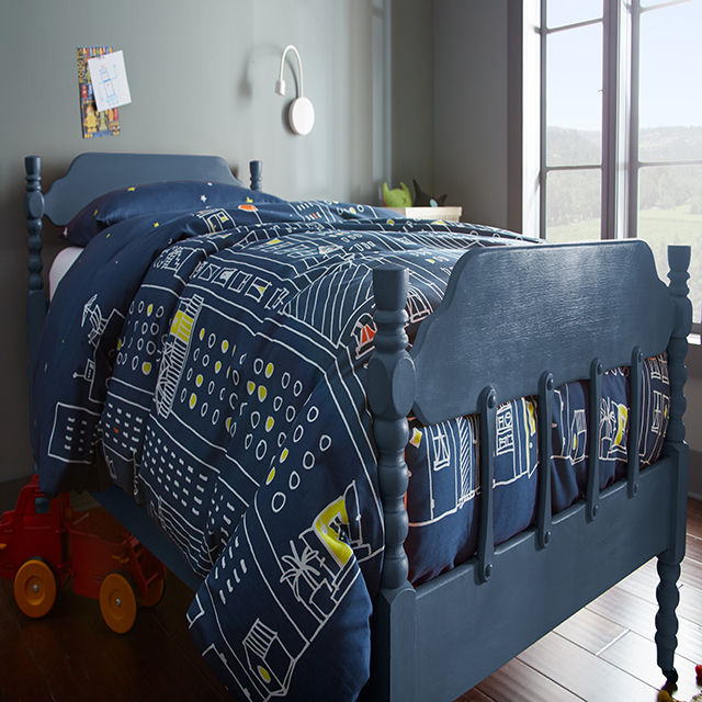 CHALK painted in AUTHENTIC NAVY