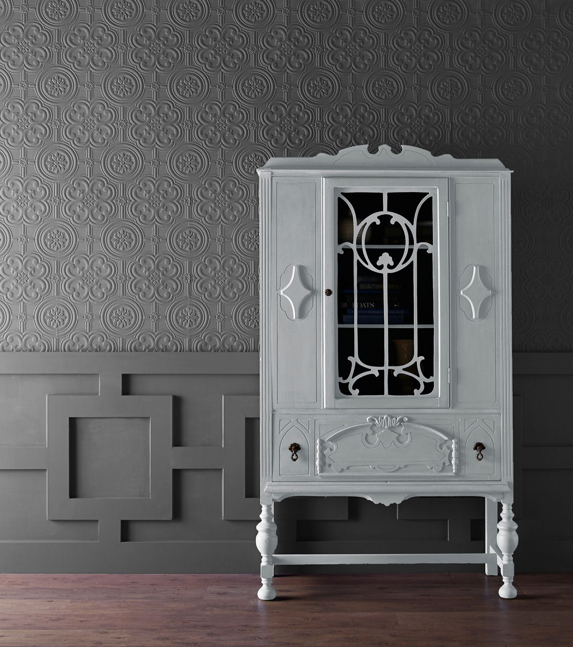 CHALK painted in PLATINUM RING