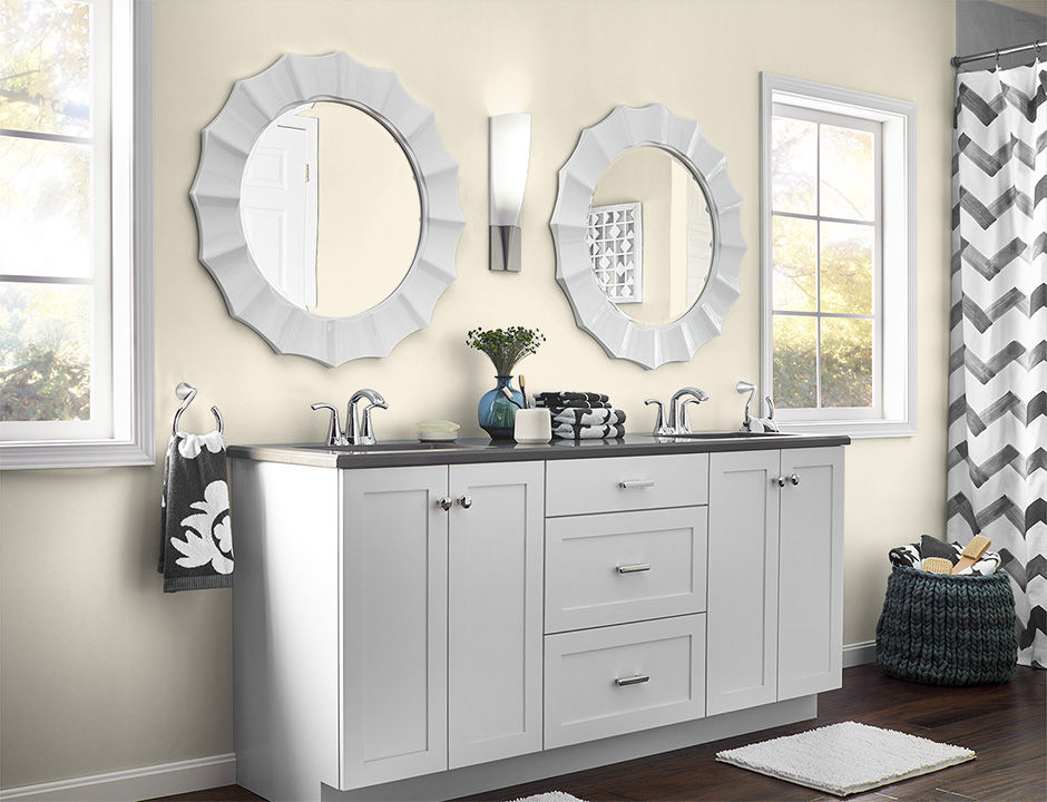 Bathroom painted in WHITE PEONY