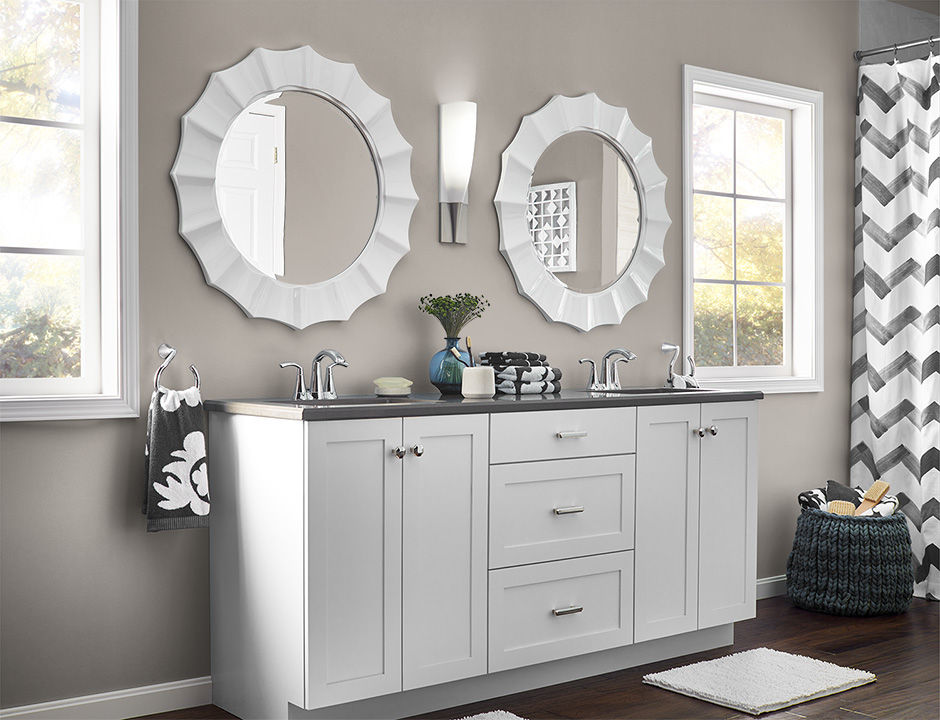 Bathroom painted in ART MUSEUM