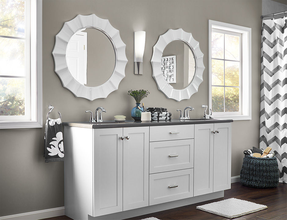 Bathroom painted in HEIRLOOM BROOCH