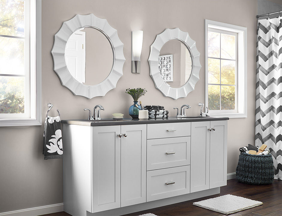 Bathroom painted in TRINKET