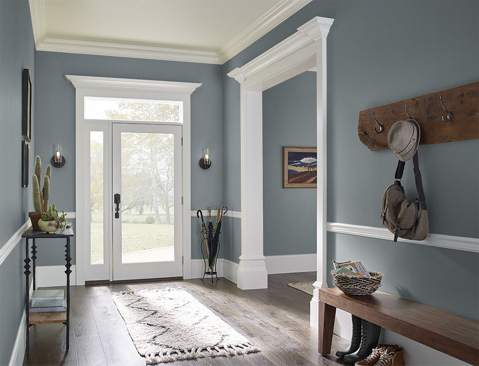 Foyer painted in OLD LAMPPOST