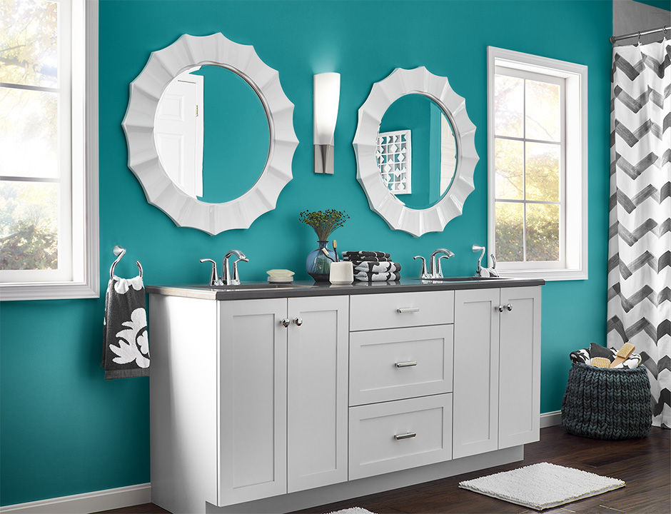 Bathroom painted in TRUE TEAL