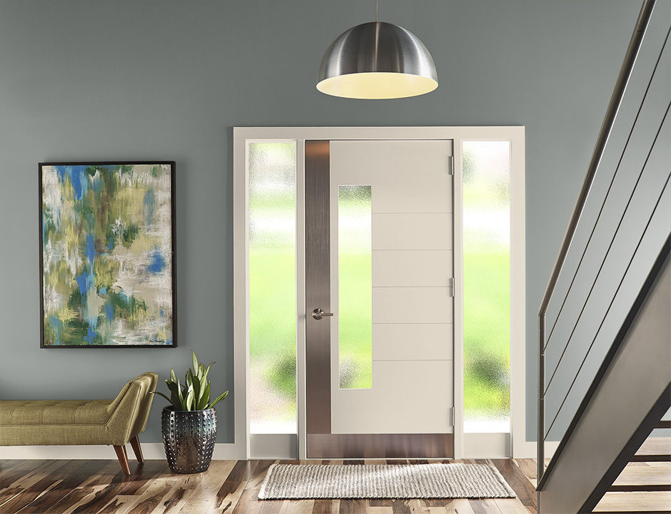 Entryway painted in LINCOLN GREEN