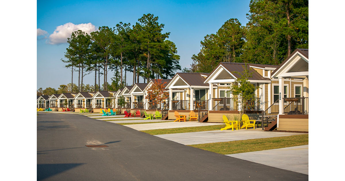 What Do I Expect When I Visit a Park Model Retailer? | Champion Homes