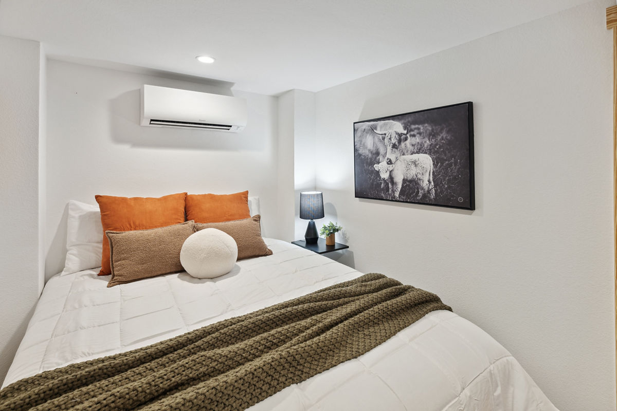 APS-544SL: aps 544sl primary bedroom 1