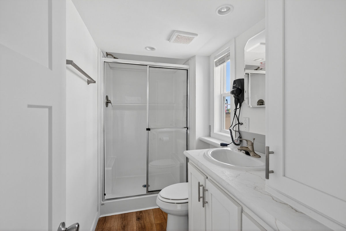 APS-522 loft variant: aps 522 loft bath 1