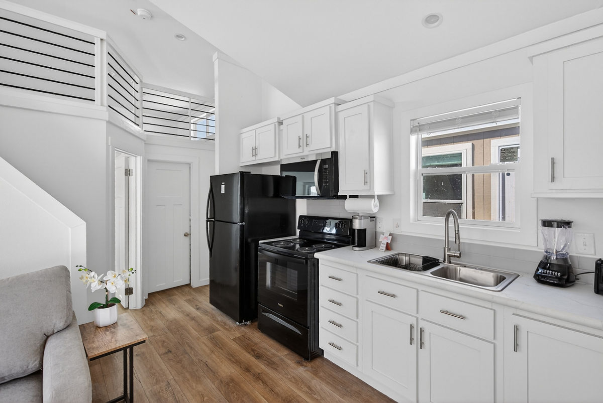 APS-522 loft variant: aps 522 loft kitchen 1