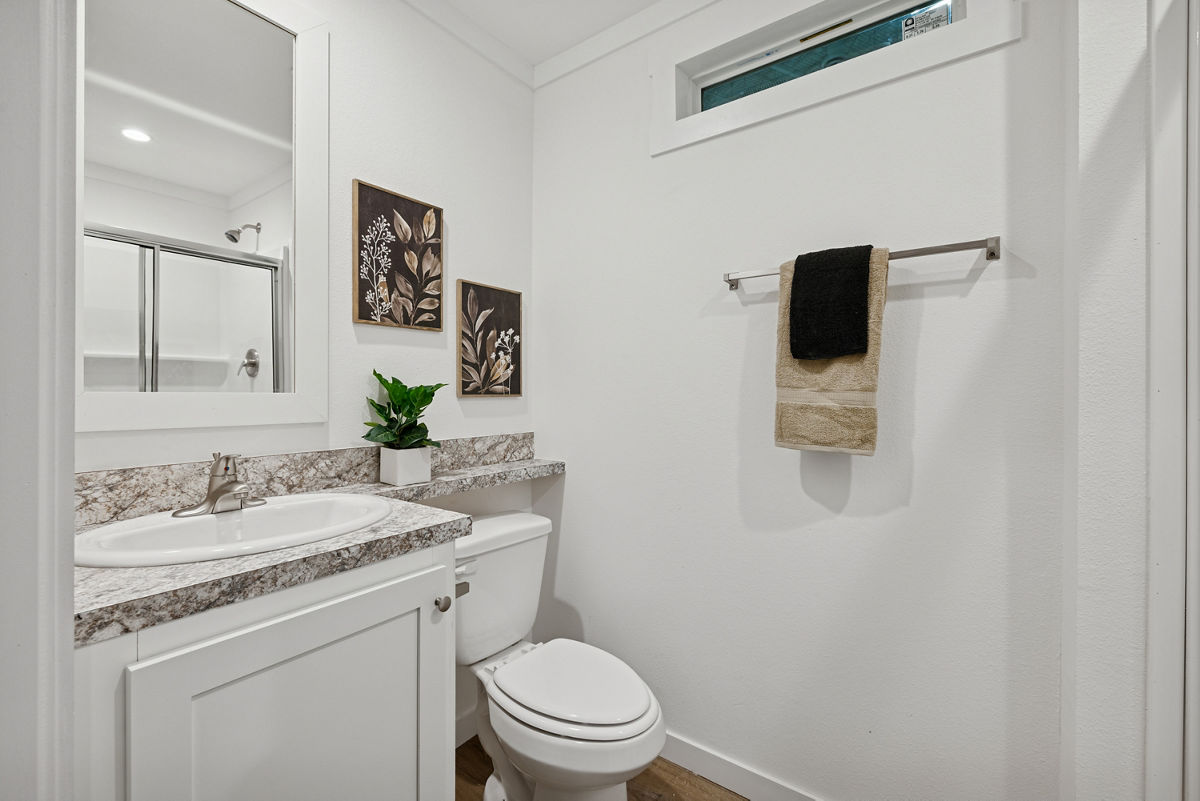 APX-150: apx 150 bath 2