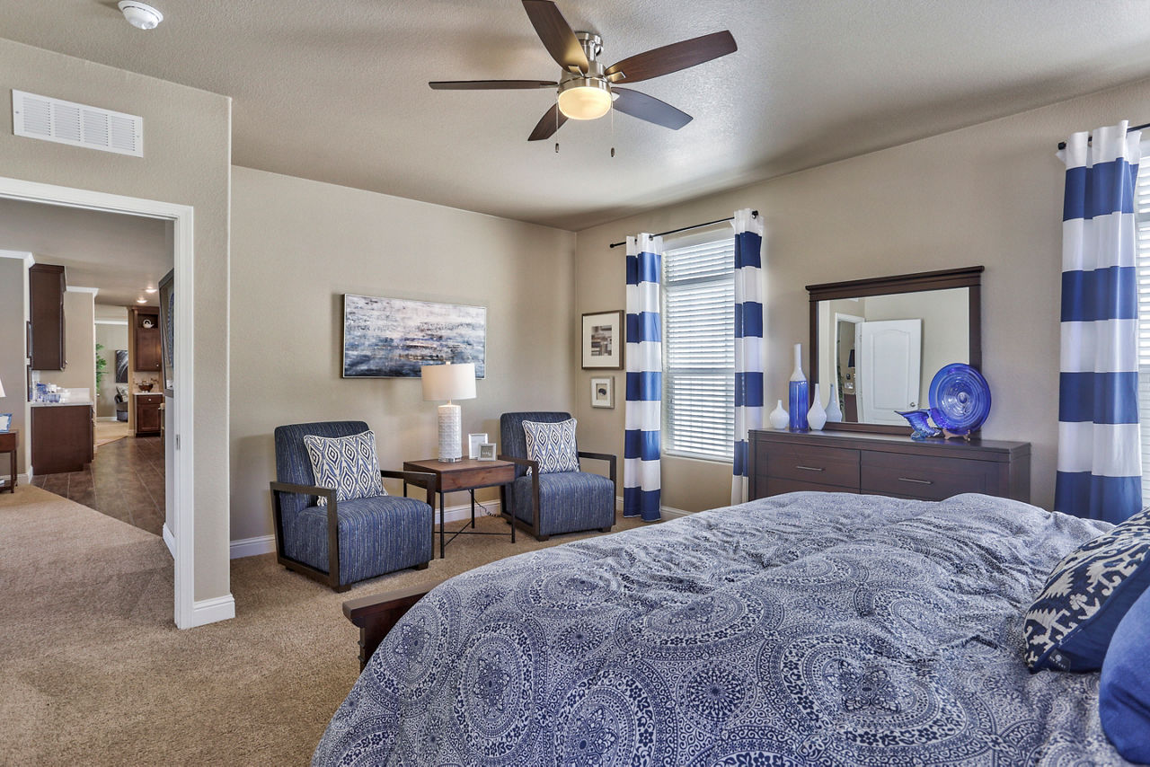 157-champion-homes-homes-direct-hd3270f-primary-bed-1.jpg