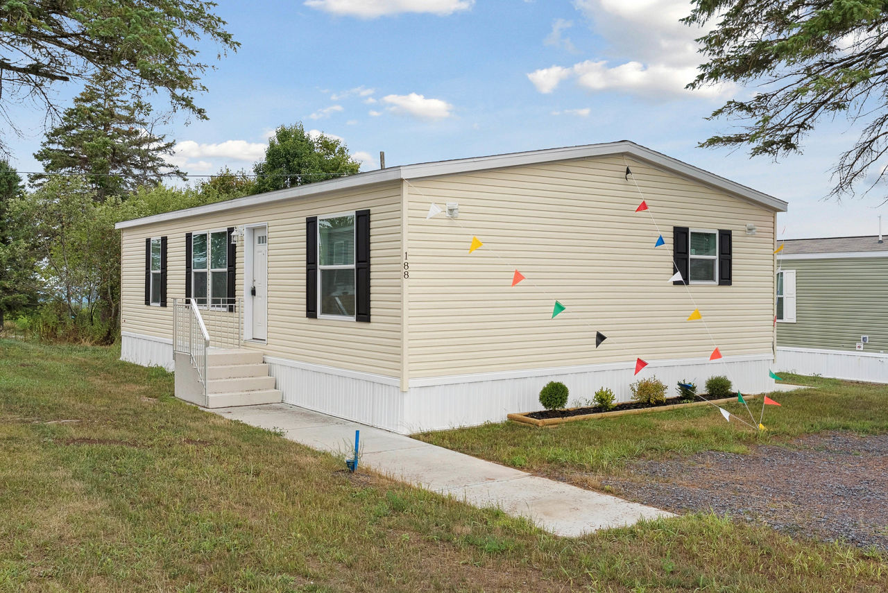 Lake Manor Moosehead - Main Image
