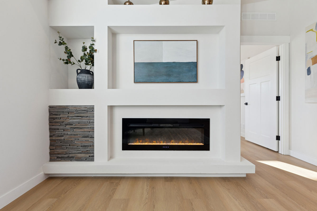 Skyline Hillcrest G860 — living room with fireplace