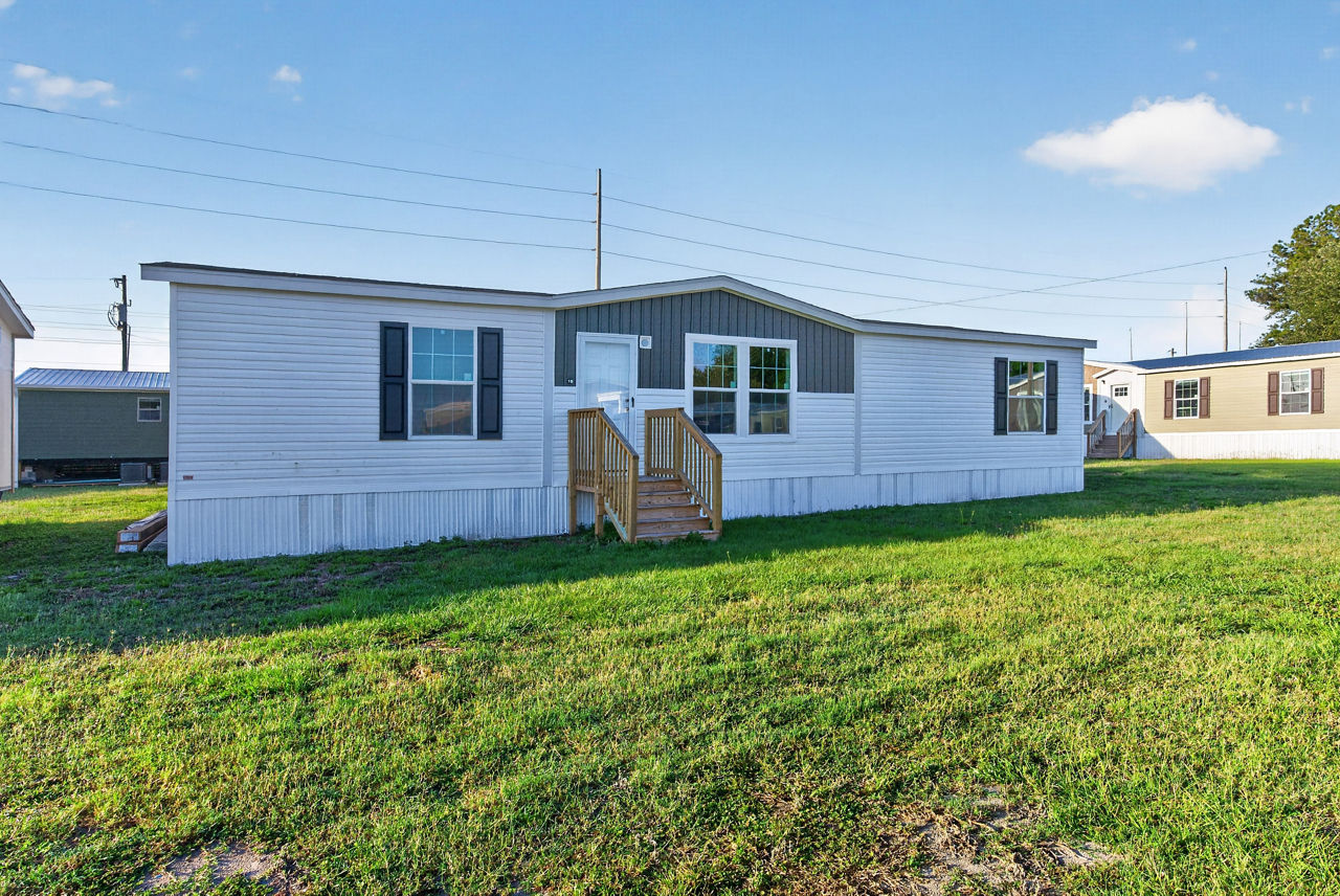 Lake Manor 2856H32P01 - Main Image
