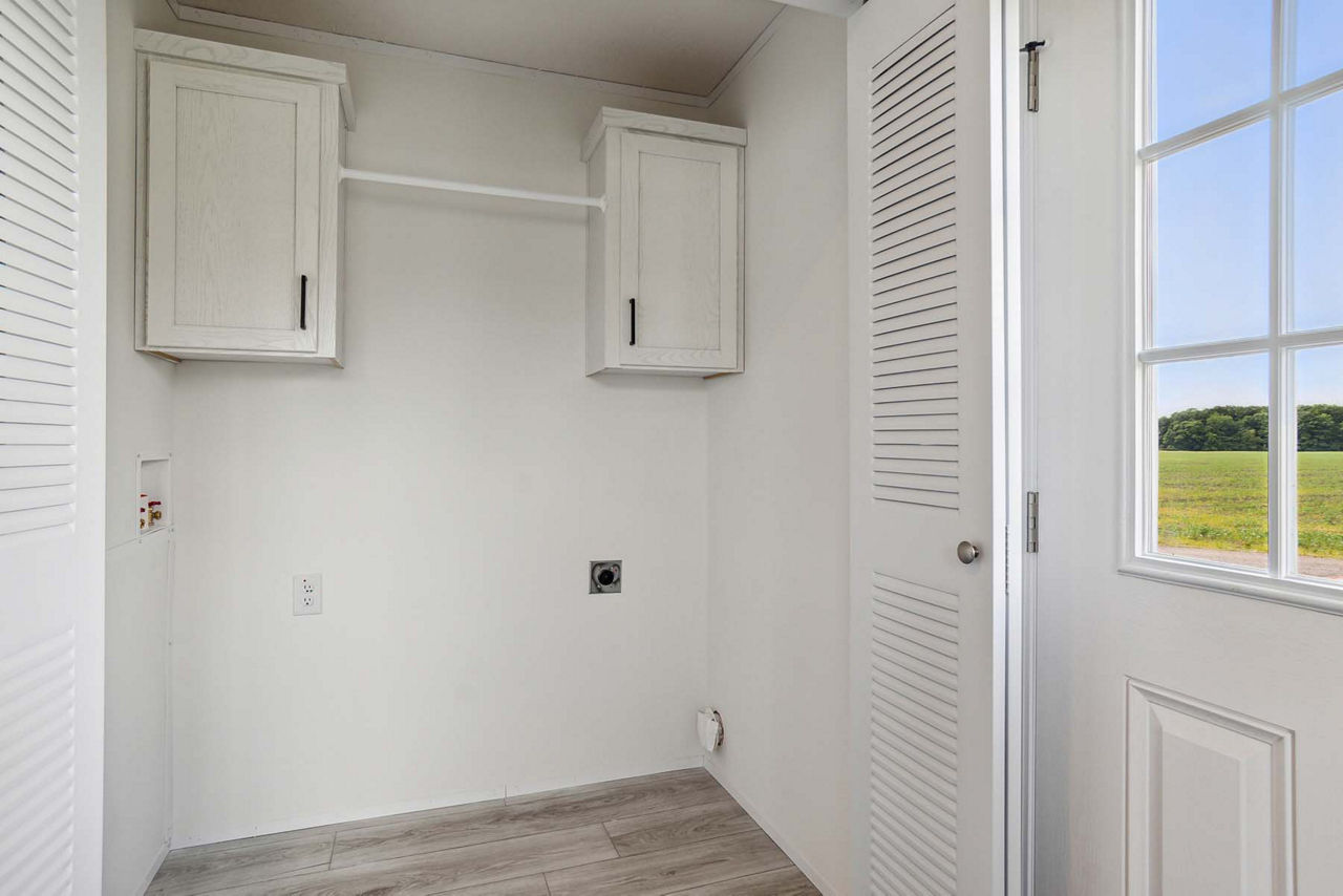 2852H32103  Utility Room