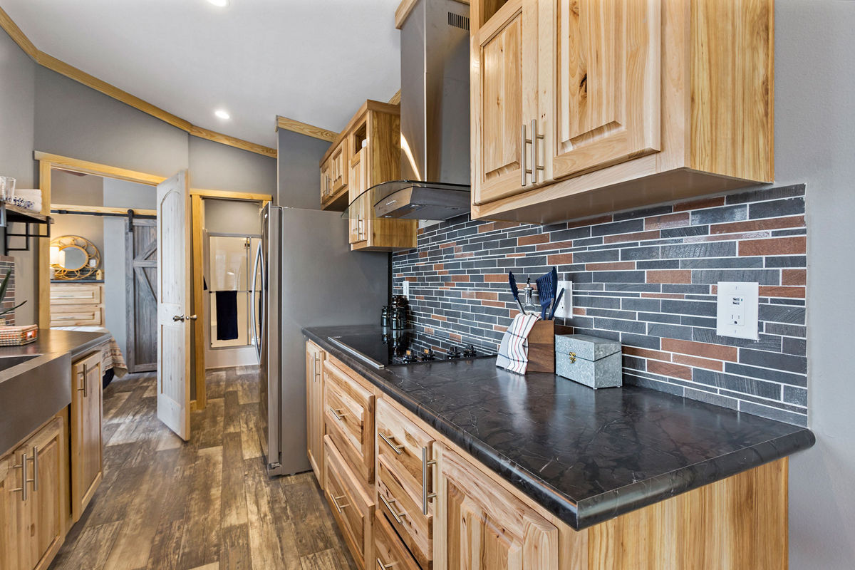 APH-520 / older APS-520MS example: 520 kitchen 3