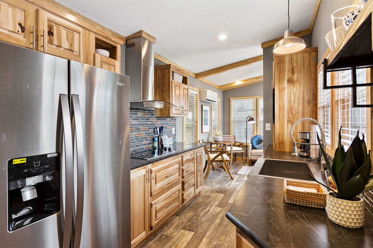 APH-520 / older APS-520MS example: 520 kitchen 4