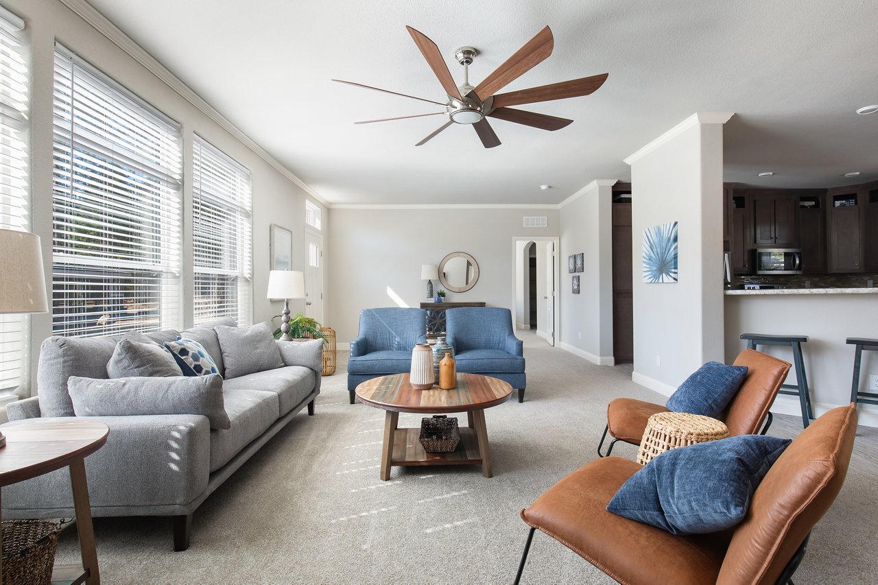 AF3270HDE Living Room 5