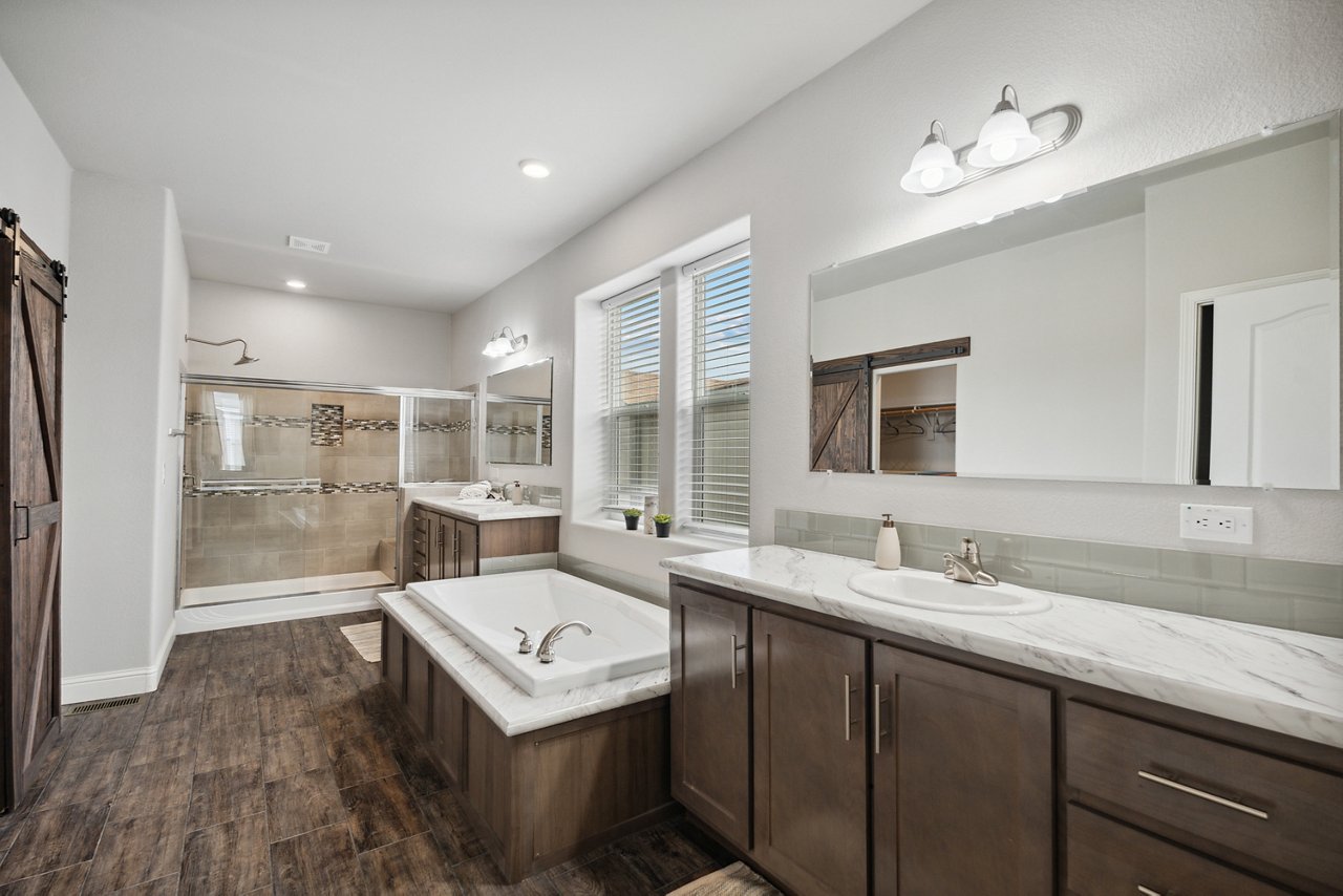 AF4074HD Primary Bath 1