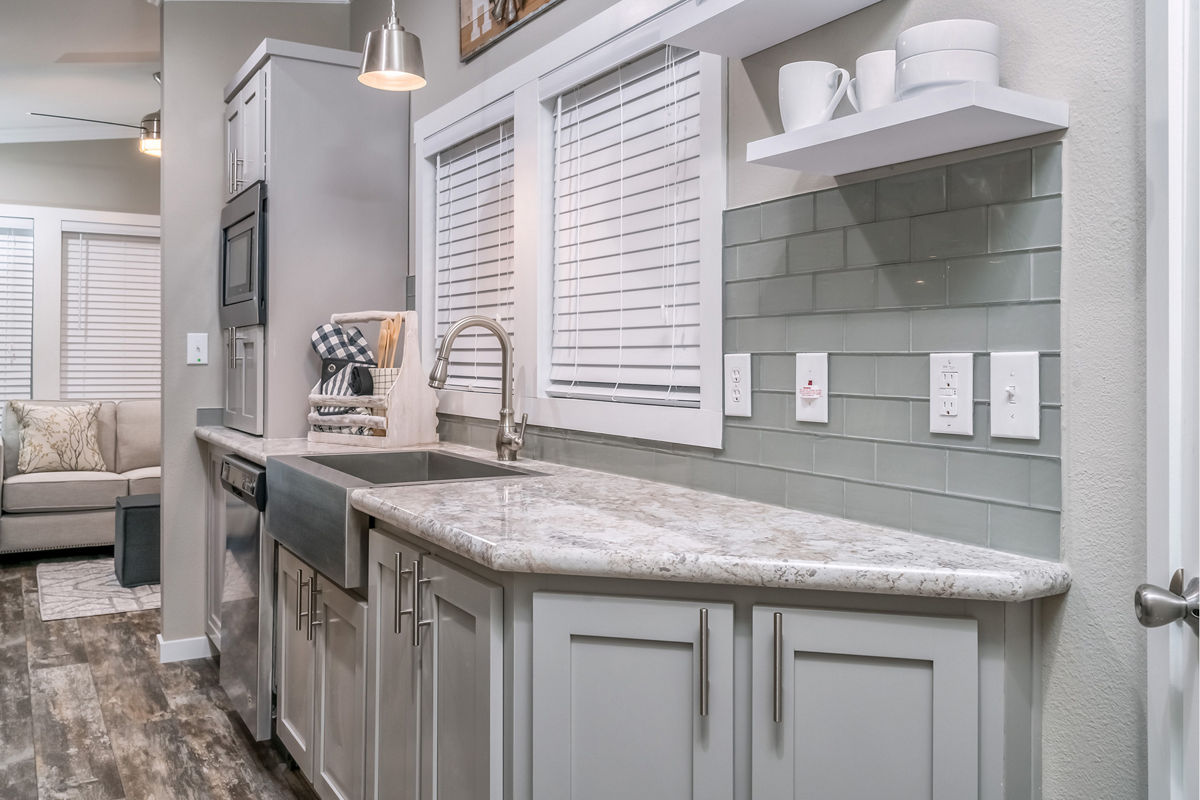 APH-520 / older APS-520MS example: APH 520 kitchen 2