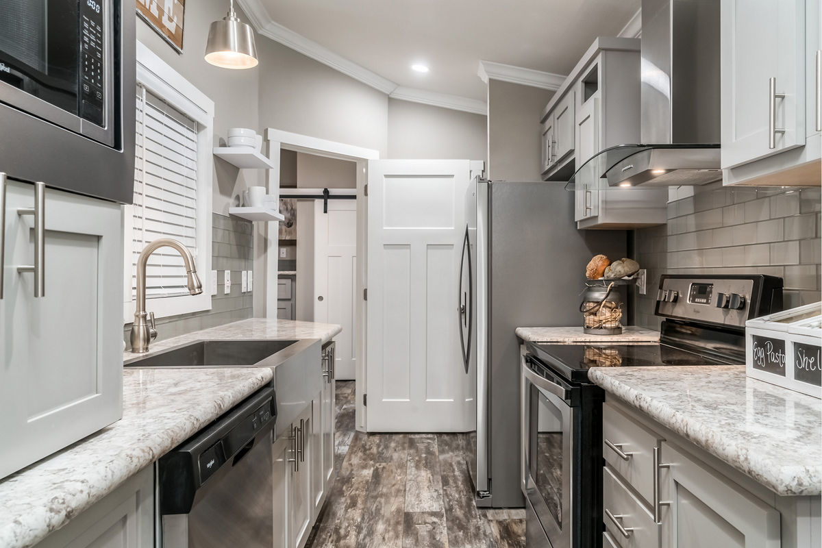 APH-520 / older APS-520MS example: APH 520 kitchen 3