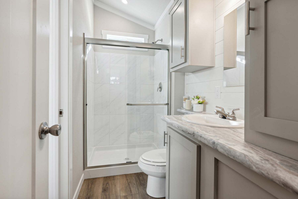 APS-522A: APS 522A Bath (3)
