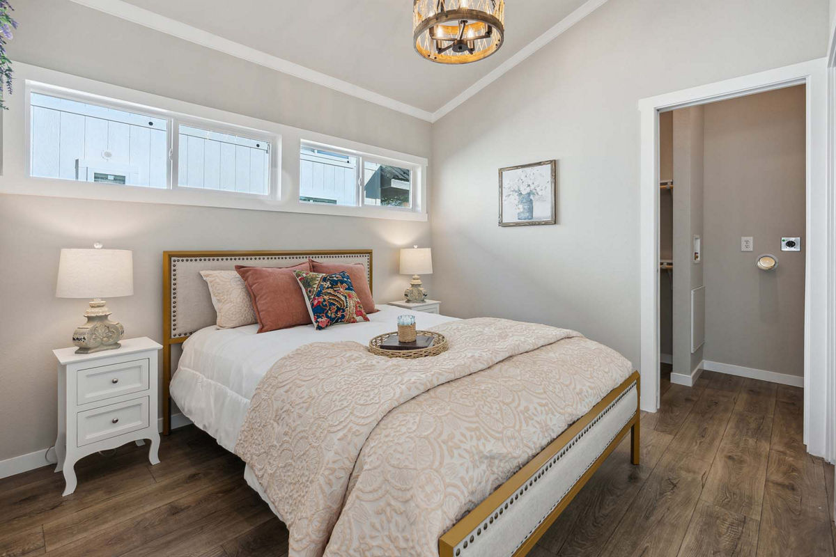 APS-522A: APS 522A Bedroom (1)