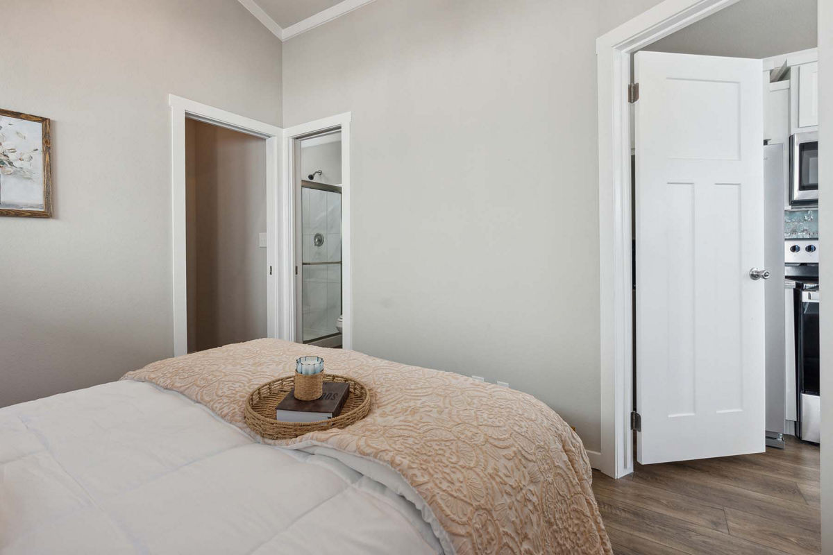 APS-522A: APS 522A Bedroom (3)
