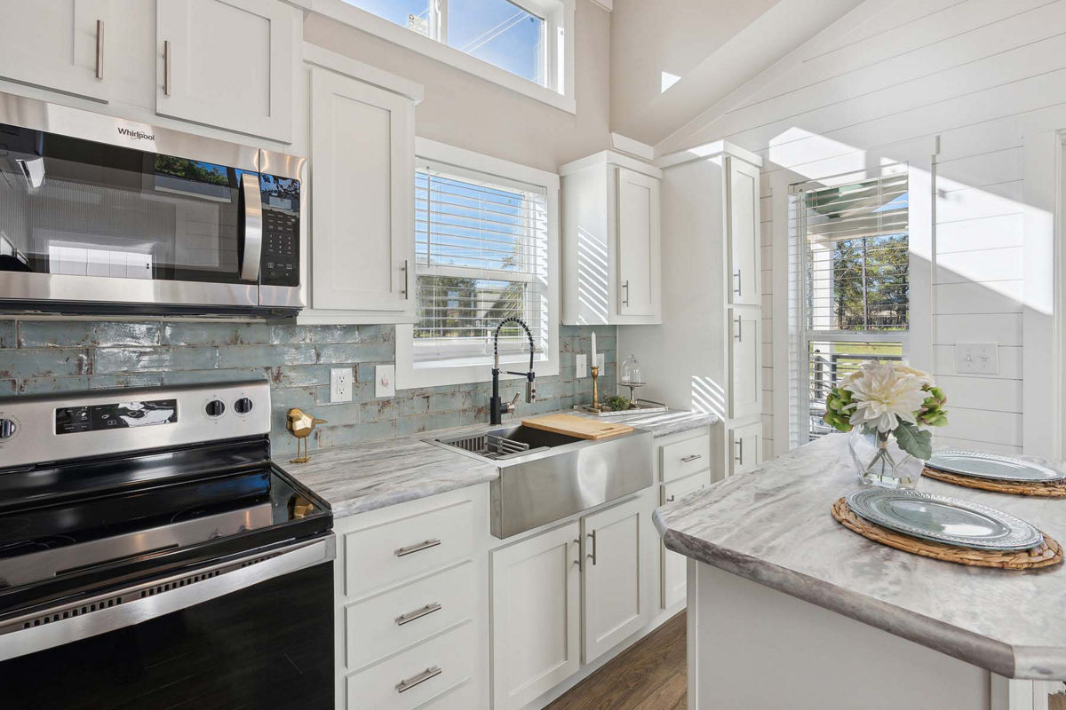 APS-522A: APS 522A Kitchen (2)