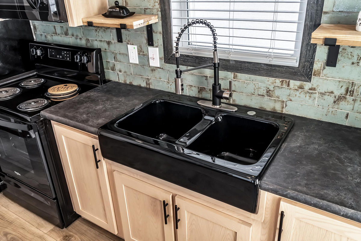 APS-522A: APS 522A Kitchen 6