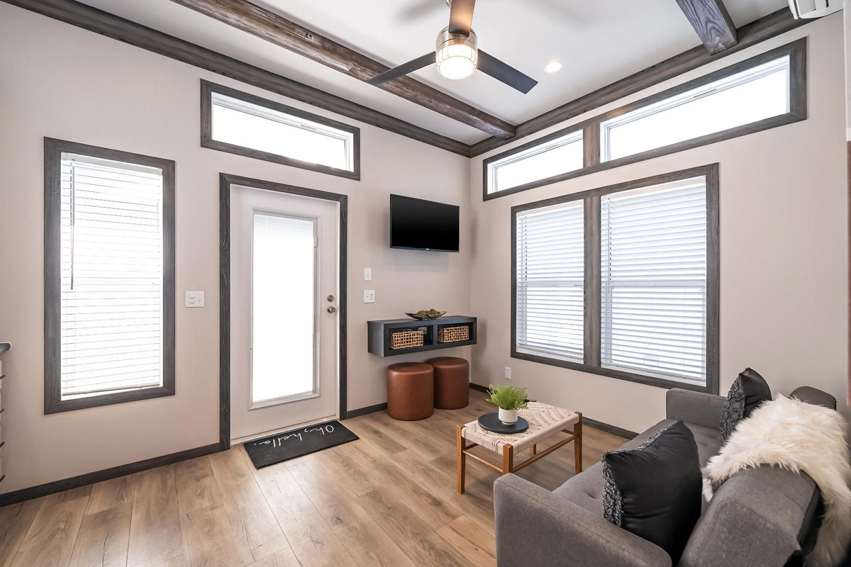 APS-522A: APS 522A Living Room 2