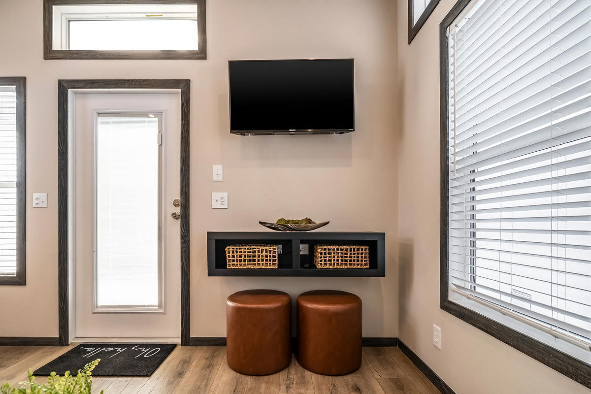 APS-522A: APS 522A Living Room 5