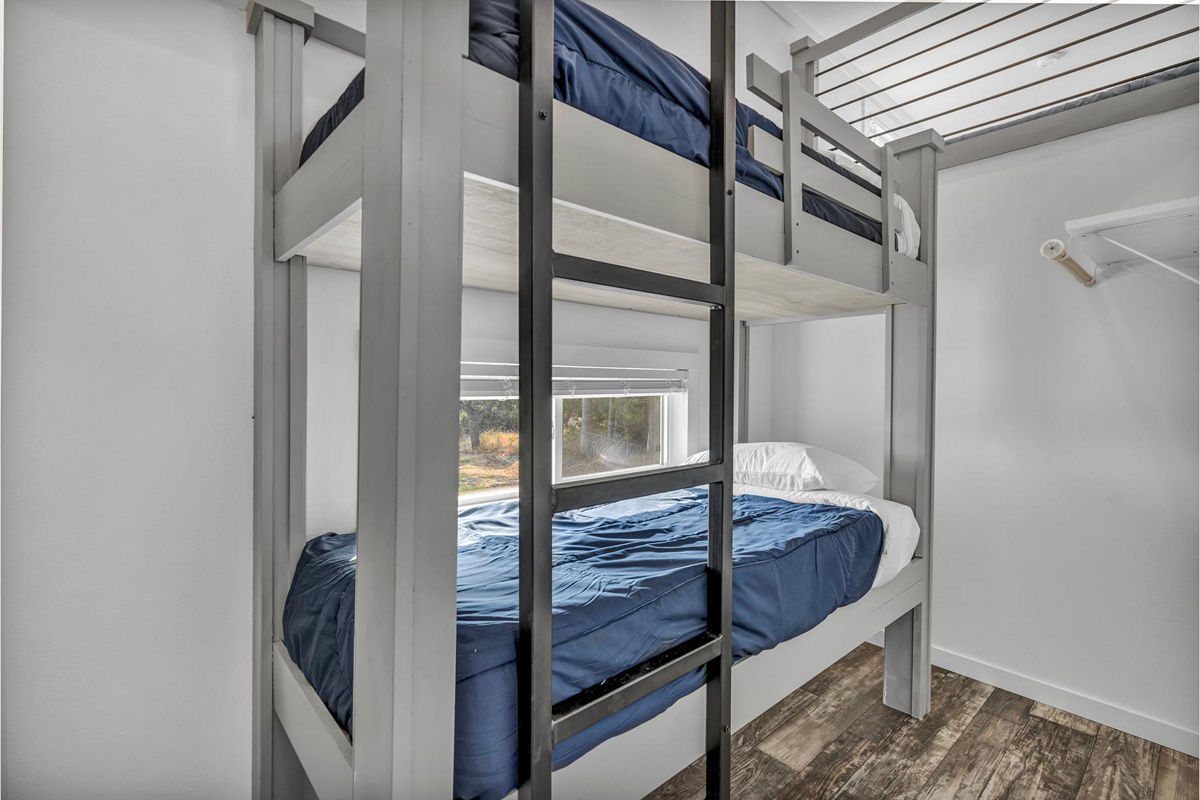 APS-544SL: APS 544SL Bunkroom 1