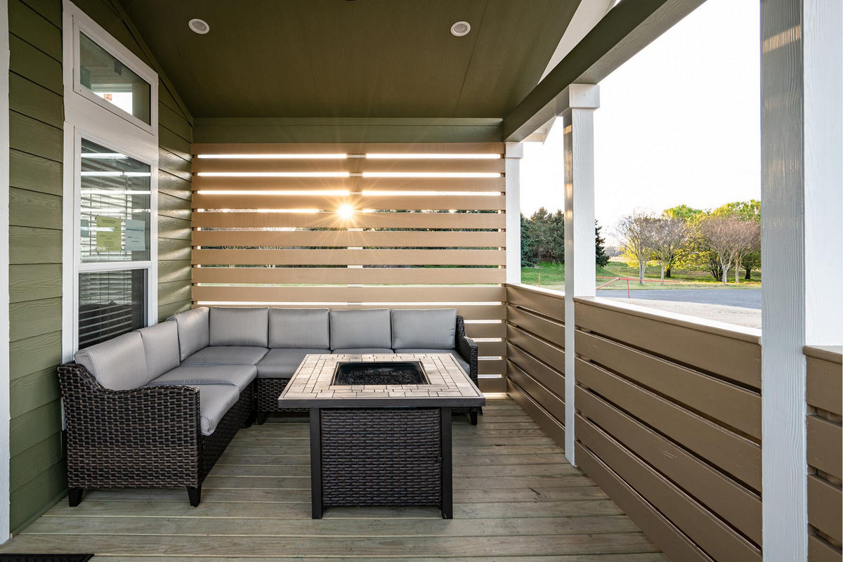 APS-601: APS 601 Porch 2