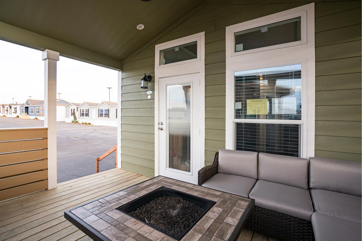 APS-601: APS 601 Porch 3