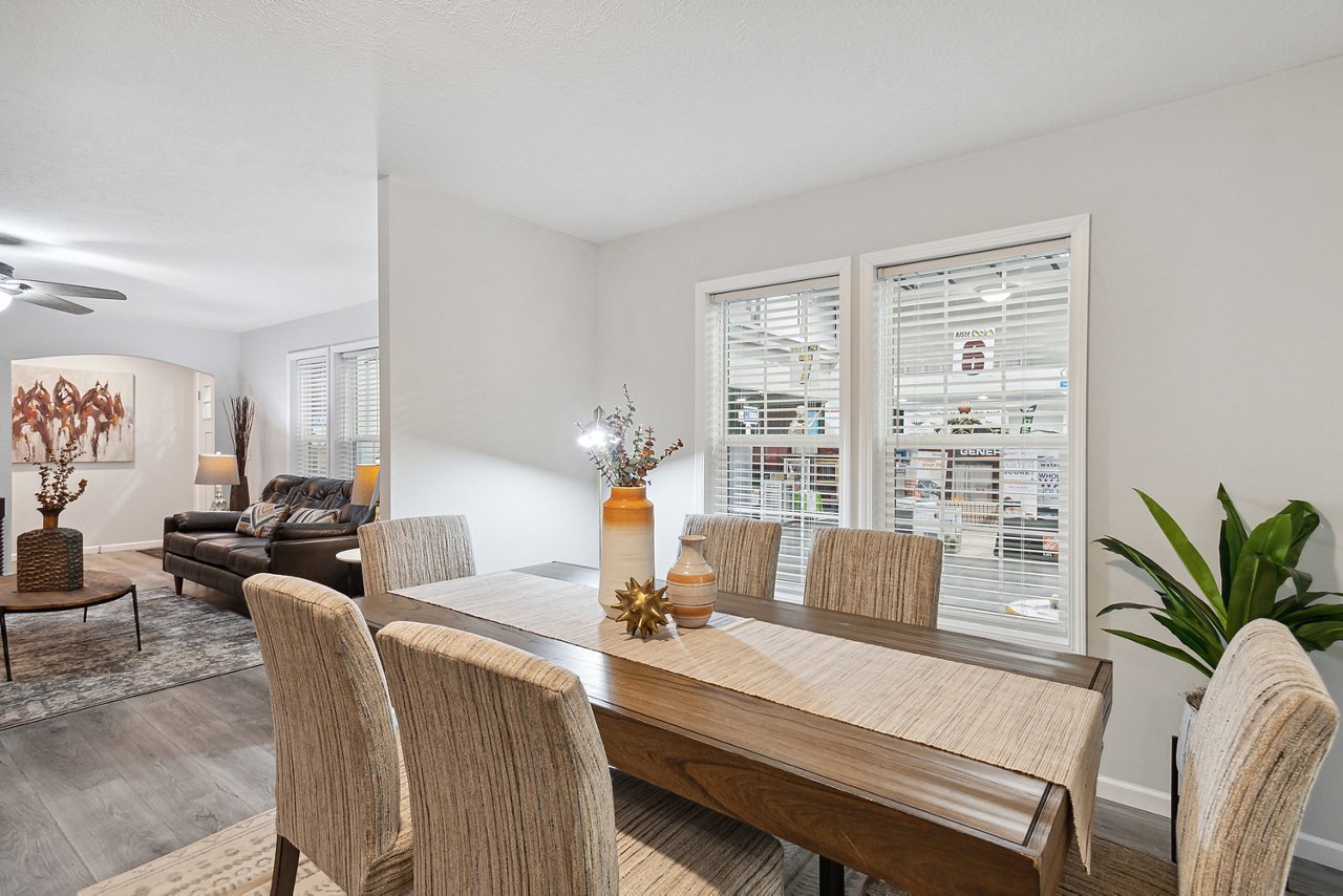 advantage 3270 Dining Room
