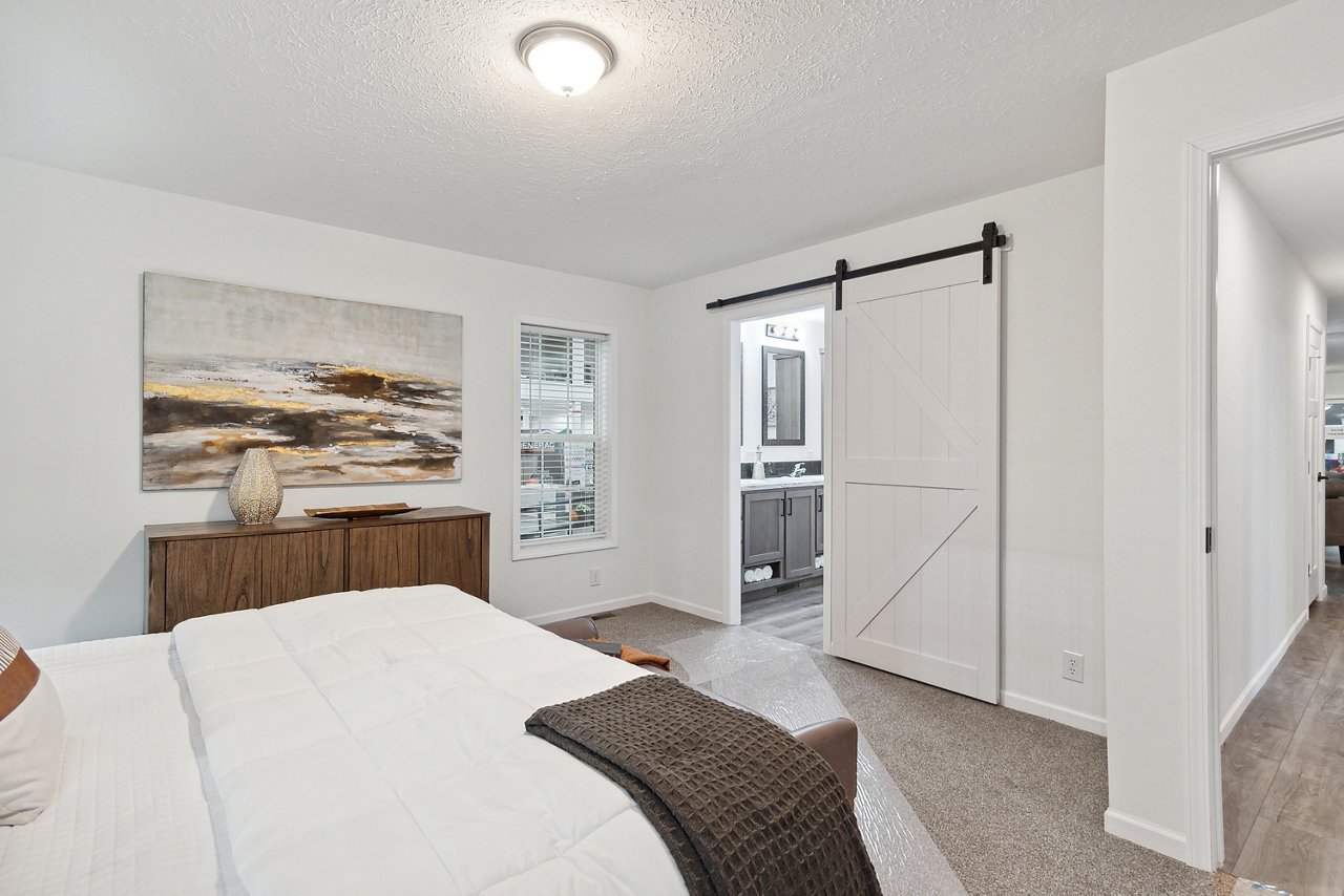 Advantage 3270 Primary Bed Room