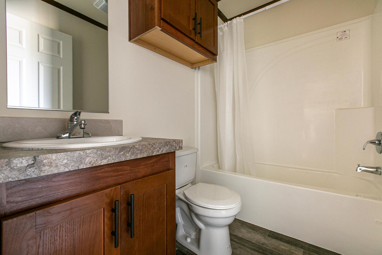 Arlington-E460D-bathroom-2