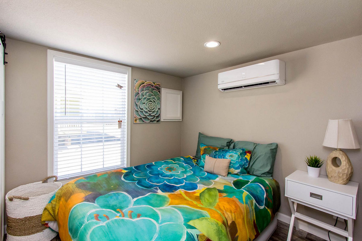 Athens Park 527 (manufacturer-assigned APS-527B example): Athens Park 527 bedroom 1
