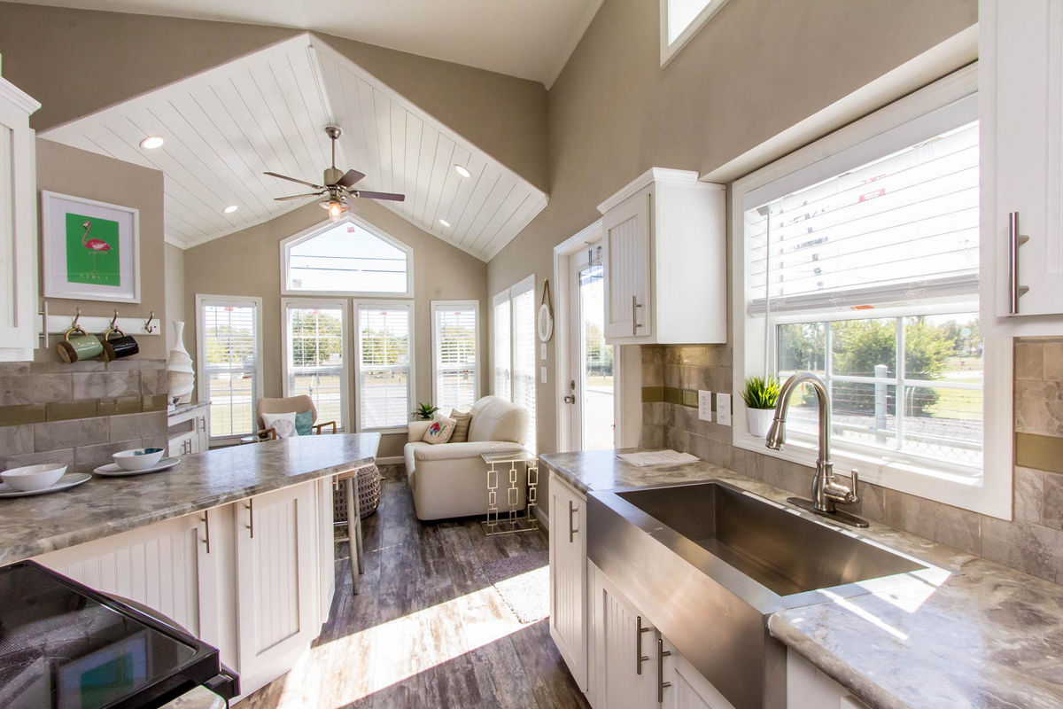 Athens Park 527 (manufacturer-assigned APS-527B example): Athens Park 527 kitchen 4