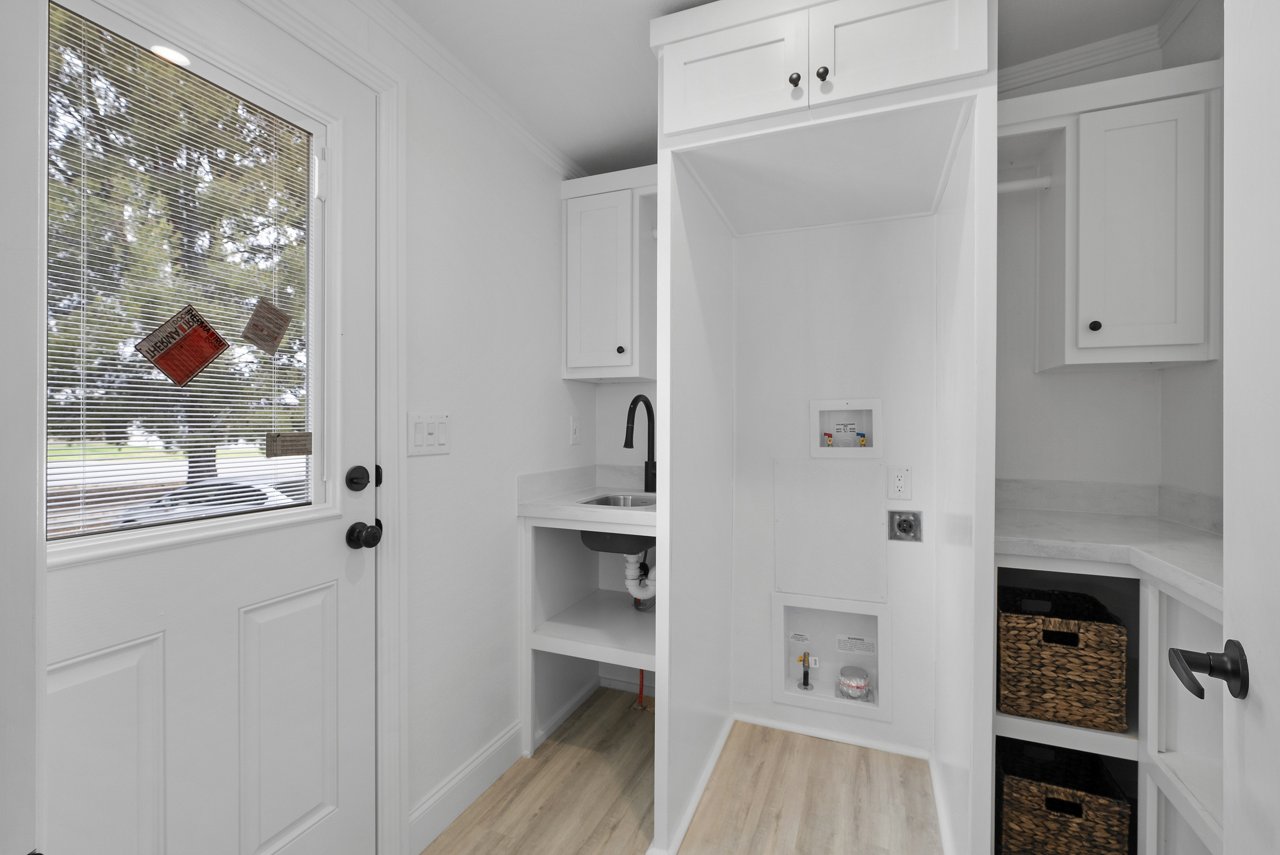 Bradford BD-04 Utility Room