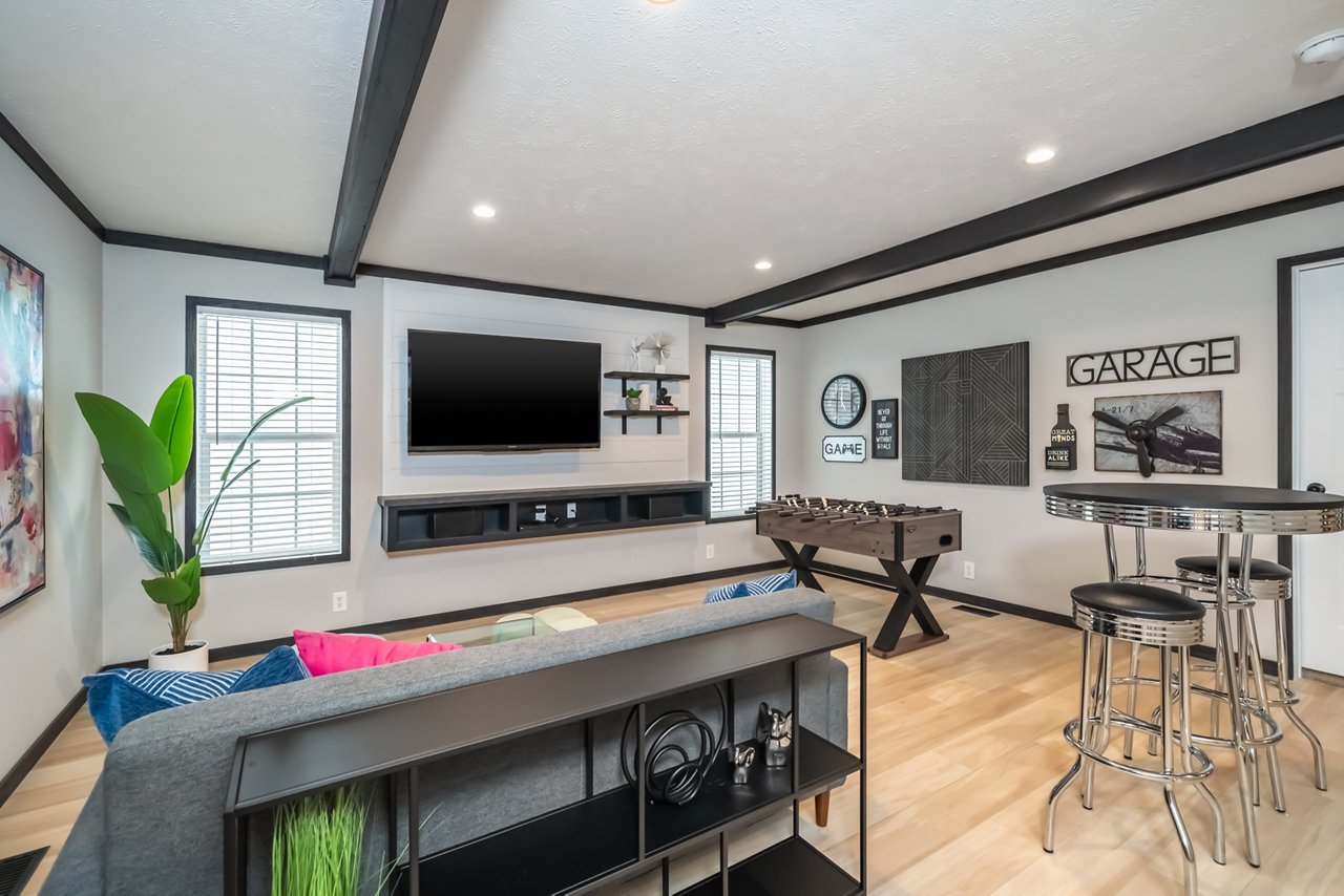 Cascade Family Room 1